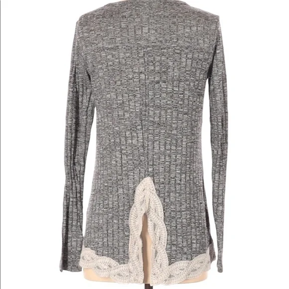 𝅺lace detailed LS - Picture 2 of 3